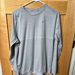 Nike Gray Long Sleeve Athletic Tee